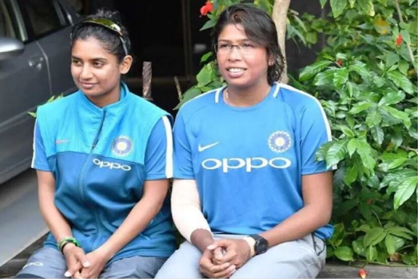 ভারতীয় মহিলা ক্রিকেট দল নিউজিল্যান্ডে আয়োজিত ২০২২ ওয়ানডে ওয়ার্ল্ড কাপের মিতালি রাজ ও ঝুলন গোস্বামীকে ছাড়া প্রথম টুর্নামেন্ট খেলতে গেল ভারতীয় মহিলা ক্রিকেট দল৷  (AFP)