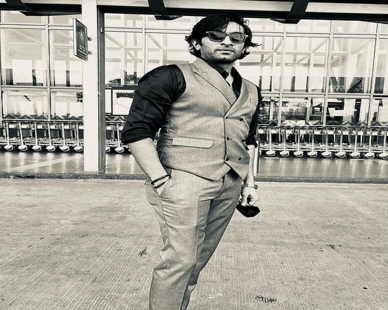 *এ বারে অভিনেত্রী স্ত্রী নবনীতাকে নিয়ে লাস ভেগাস উড়ে গেলে  জিতু। সেই ছবি সামাজিক মাধ্যমে শেয়ার করেছেন তিনি। ছবি সৌজন্যে: জিতু কমলের ইনস্টাগ্রাম। 