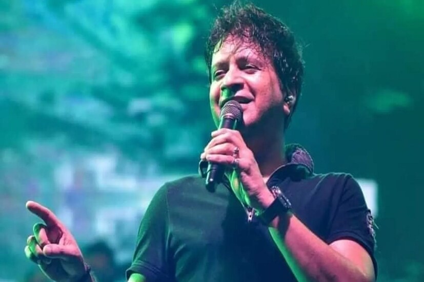 *তদন্তে নেমে অবশ্য এই সমস্ত দিকই খতিয়ে দেখছে পুলিশ৷ পাশাপাশি কেকে ধর্মতলার যে হোটেলে উঠেছিলেন, সেখানকার সিসিটিভি ফুটেজও খতিয়ে দেখবে পুলিশ৷ কারণ অনুষ্ঠান শেষ করে ওই হোটেলেই ফিরেছিলেন কেকে৷ সেখানেই আরও অসুস্থ হয়ে পড়েন তিনি৷