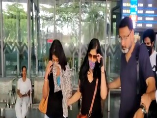 সকালেই কলকাতায় পৌঁছন কেকে-র পরিবারের সদস্যরা৷ 