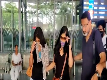 সকালেই কলকাতায় পৌঁছন কেকে-র পরিবারের সদস্যরা৷ 