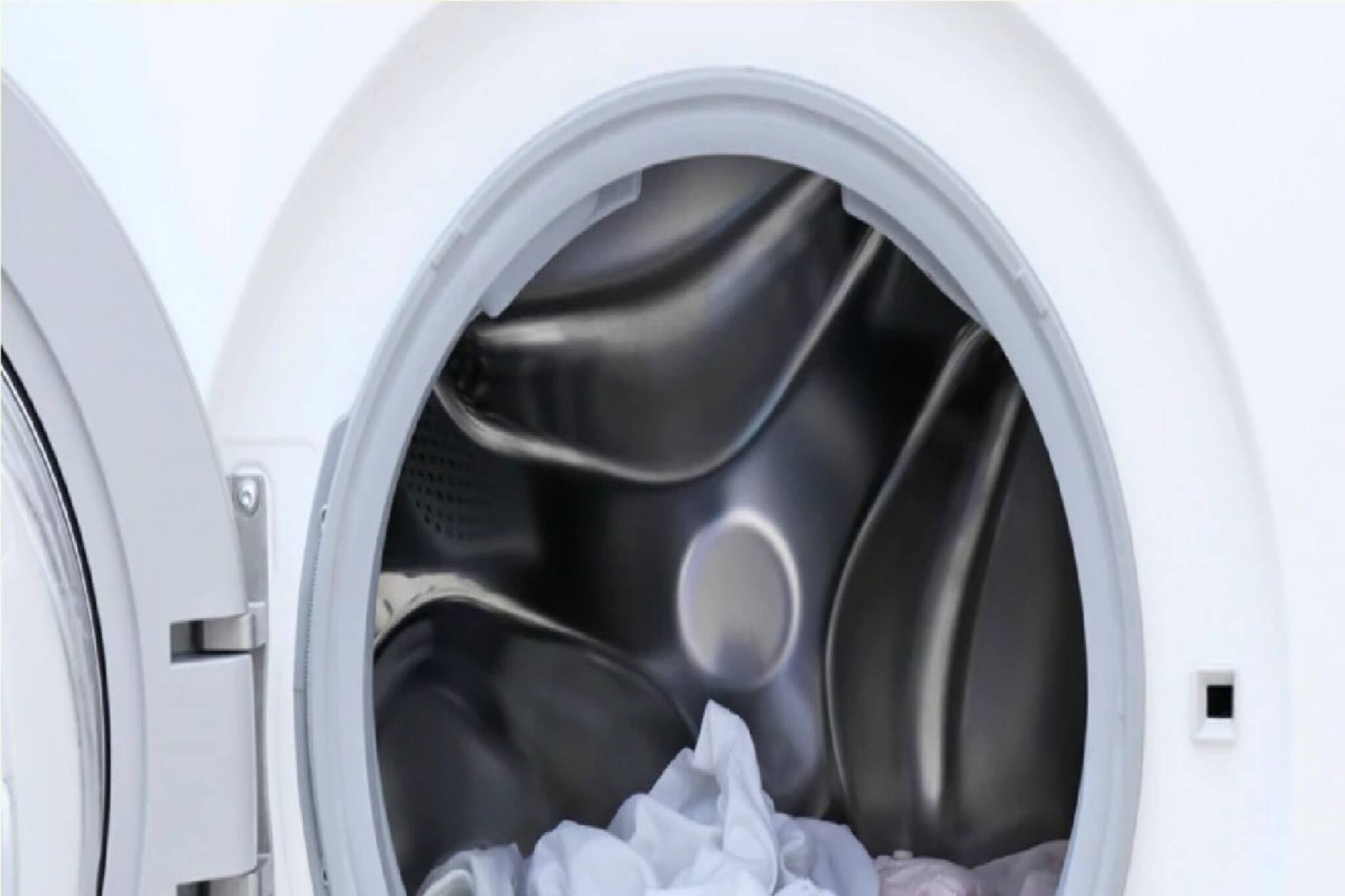 জামাকাপড় কাচতে গিয়ে 'এই' ৯ ভুল হয় হামেশাই, শুধরাবেন কীভাবে? জানুন...