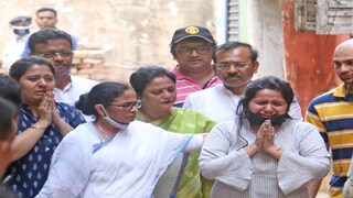 নিহত দম্পতির মেয়েকে সান্ত্বনা মুখ্যমন্ত্রীর৷ 