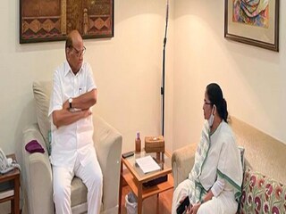 শরদ পাওয়ারের বাসভবনে বৈঠকে মমতা বন্দ্যোপাধ্যায়৷ 