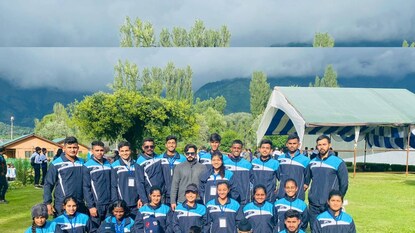 শ্রীনগরের ডাল লেকে প্রতিযোগিতায় বিভিন্ন বিভাগে ফাইনালে উঠল বাংলার রোয়িং টিম শ্রীনগরের ডাল লেকে প্রতিযোগিতায় বিভিন্ন বিভাগে ফাইনালে উঠল বাংলার রোয়িং টিম