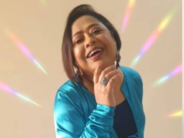 নেটিজেনদের আক্রমণ থেকে রেহাই পাননি রূপঙ্করের স্ত্রী চৈতালি লাহিড়িও