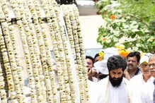 শেষ যাত্রায় কেকে, ছেলে নকুলের সঙ্গে শ্মশানে উপস্থিত বলি তারকারাও শেষ যাত্রায় কেকে, ছেলে নকুলের সঙ্গে শ্মশানে উপস্থিত বলি তারকারাও
