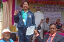 ৫৫ বছর বয়সে হাইজাম্পের স্বর্ণপদকজয়ী রানাঘাটের গৃহবধূ