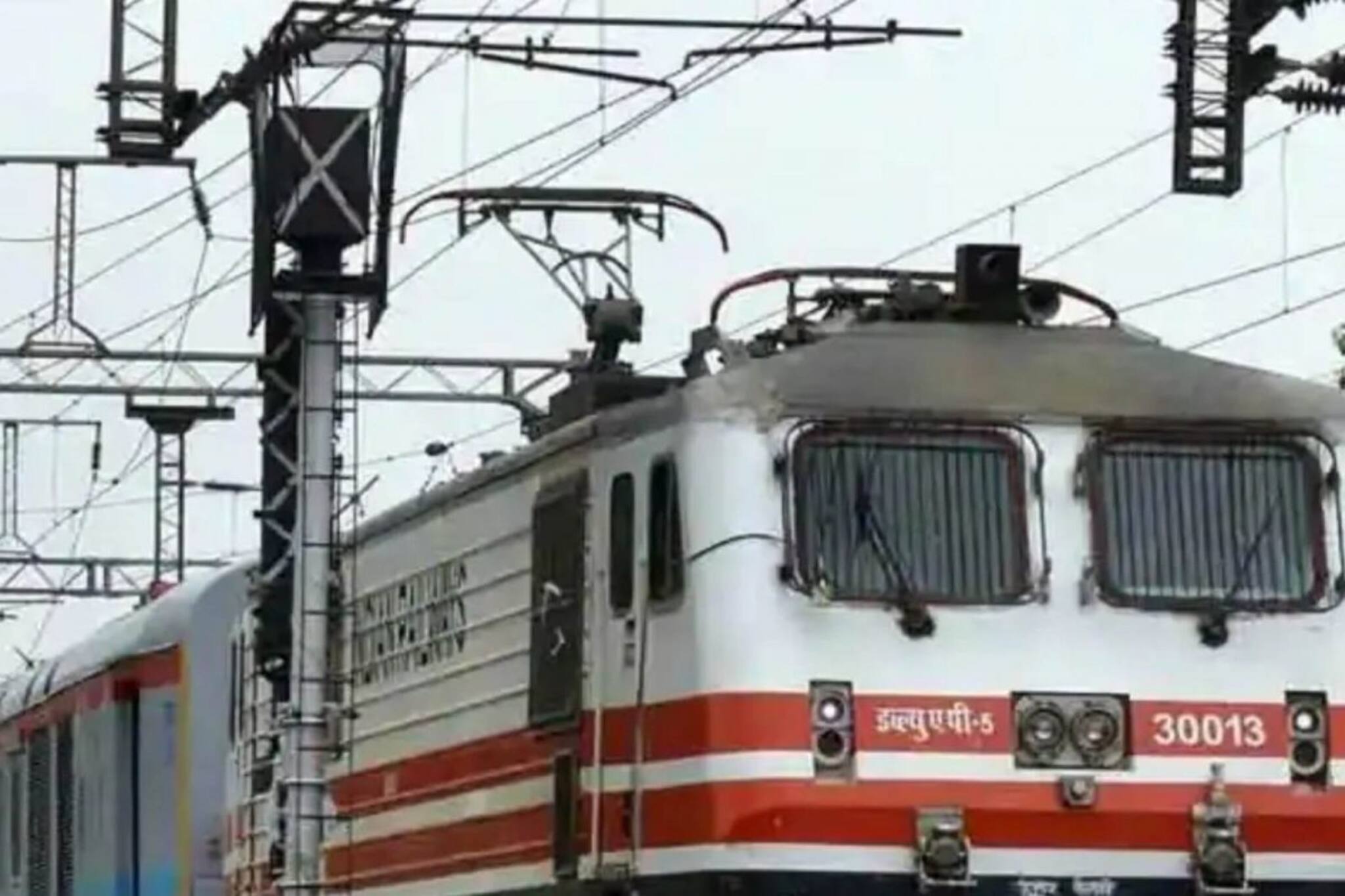 পশ্চিমবঙ্গের যাত্রীদের সুবিধার্থে চালানো হল সুপার ফাস্ট স্পেশাল, ট্রেনের রুট কী?