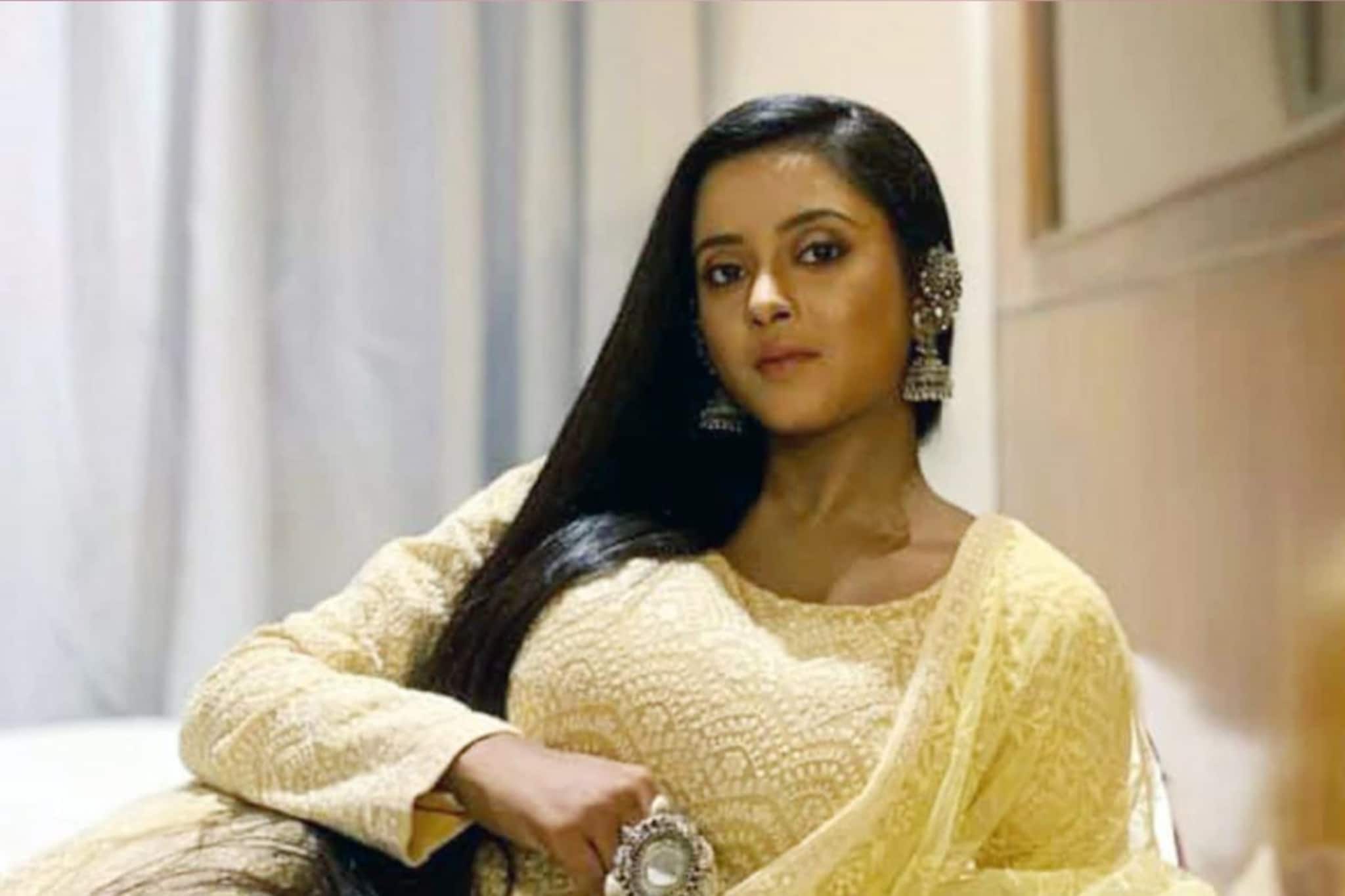 ফিরে আসছি আমি! কাজ না পাওয়ার অসহায়তা ভুলে ভক্তদের সুখবর দিলেন শ্রুতি দাস