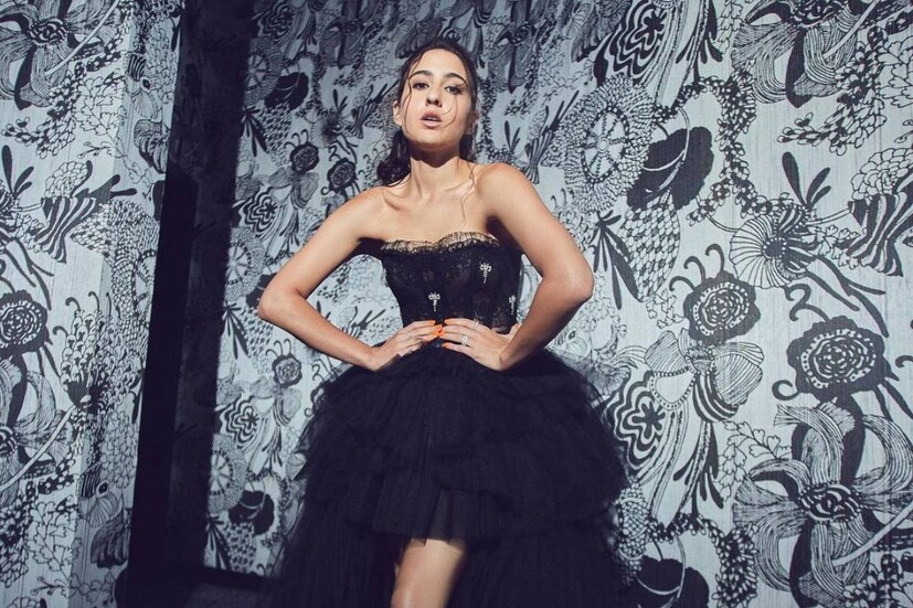 আইফা রকস ২০২২ পুরস্কার মঞ্চে কালো পোশাকে অনন্য সুন্দরী সারা আলি খান আইফা রকস ২০২২ পুরস্কার মঞ্চে কালো পোশাকে অনন্য সুন্দরী সারা আলি খান