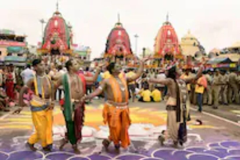 দশপাল্লা অরণ্যের বিশেষ কাঠেই নি্মিত হয় পুরীর রথযাত্রার রথ৷ শ্রীমন্দিরের দারুশিল্পীদের হাতেই তৈরি হয় দারুব্রহ্মের রথ৷ 