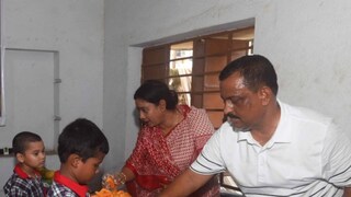 একে স্কুল খোলার আনন্দ, তার ওপর বাড়তি পাওনা স্কুলে ফল উৎসব