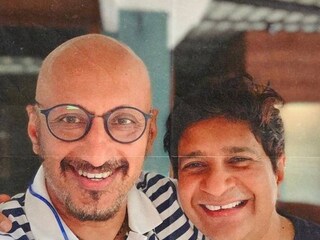 শোকের আবহে তিনি ফিরে গিয়েছেন স্মৃতির অতীতে