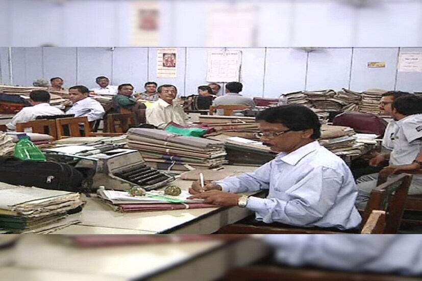 ২০২৩ সালের ছুটির তালিকা আজই প্রকাশ করেছে রাজ্য সরকার৷ সেই তালিকা অনুযায়ী, এ বছরের মতো আগামী বছরও দুর্গা পুজোয় চতুর্থী থেকে ছুটি পাবেন রাজ্য সরকারি কর্মীরা৷ 