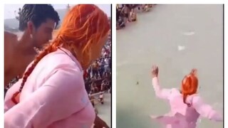 সেতু থেকে গঙ্গায় ঝাঁপ বৃদ্ধার৷ 