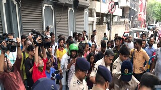 ঘটনাস্থলে পুলিশ৷ 