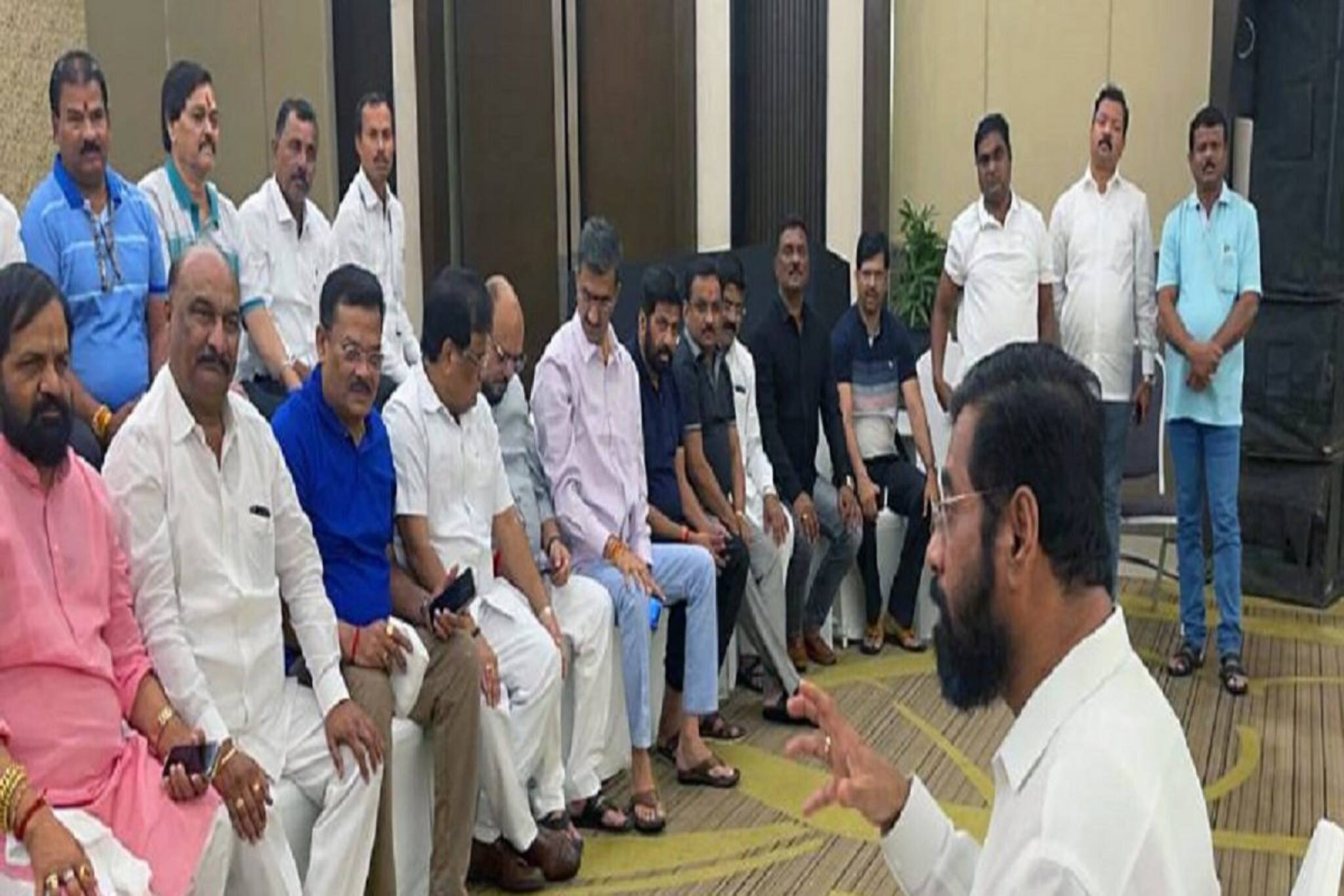 মহারাষ্ট্রে শিন্ডে শিবিরকে সমর্থন করবেন রাজ ঠাকরে, বিকেলে বৈঠকে বসবেন উদ্ধব