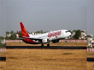 Watch video fire on patna delhi spicejet flight plane landed immediately - Photo- File 