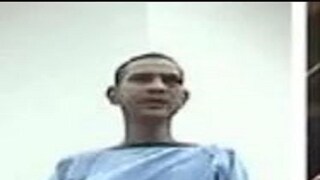 হাসপাতালের কার্নিশে বসে সুজিত অধিকারী৷ 