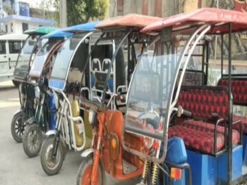  Two Toto drivers fight over picking up passengers,One died- Photo-Representative 