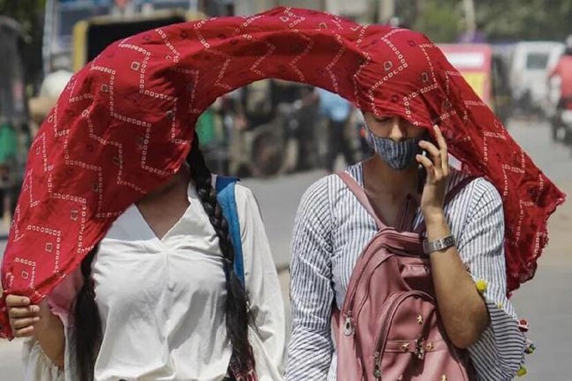 আগামী পাঁচদিন ভারী বৃষ্টির সম্ভাবনা ওড়িশা ছত্রিশগড় মধ্যপ্রদেশ মহারাষ্ট্র গুজরাট কেরালা মাহে অন্ধ্রপ্রদেশ তেলেঙ্গানা কর্ণাটক রাজ্যে। আগামী পাঁচ দিন অতিভারী বৃষ্টির সতর্কতা কঙ্কন ও গোয়াতেও।
