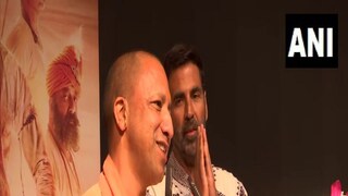 Yogi Adityanath with Akshay Kumar