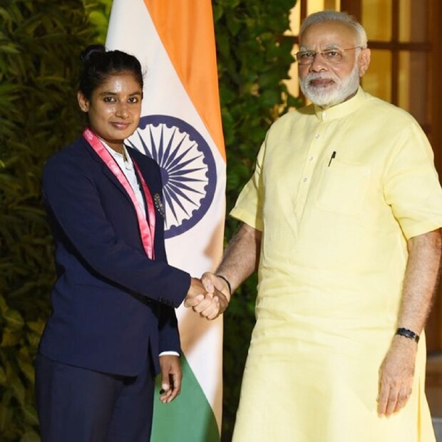মহিলা ক্রিকেটের কিংবদন্তি তিনি। তাঁর ভক্তদের তালিকায় রয়েছেন দেশের প্রধানমন্ত্রী নরেন্দ্র মোদি। মিতালি রাজকে নিয়ে মন কি বাত-এ অনেক কথাই বললেন মোদি।