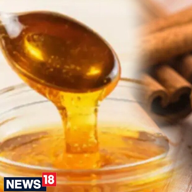 মধু ও দারুচিনির সাহায্য নিন: ধূমপান থেকে মুক্তি পেতে আপনি মধু ও দারুচিনির মিশ্রণও তৈরি করতে পারেন। এর জন্য দারুচিনি পিষে তাতে মধু মিশিয়ে ধূমপানের ইচ্ছে জাগলে সেবন করুন। এতে আপনার ধূমপান করতে একদমই ভাল লাগবে না।