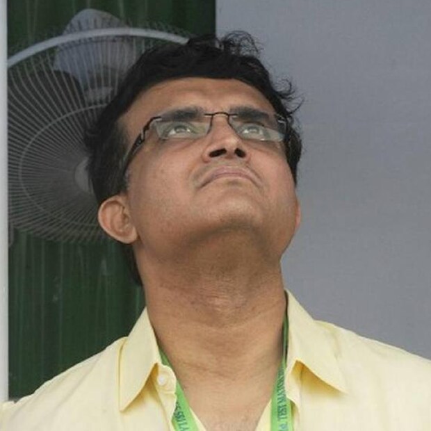 ভূত, গা ছমছমে ব্যাপার। এসব শুনতে তো বেশ ভালই লাগে। তবে অনেকেরই ভূতের কথায় ঘুম উড়ে যায়। তবে কেউ কেউ আবার দাবি করেন, ভূতের ‘দেখা’ পেয়েছেন। সৌরভ গঙ্গোপাধ্যায়ও তাঁদের মধ্যে একজন!