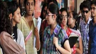 কলেজে ভর্তি নিয়ে শুরু তরজা কলেজে ভর্তি নিয়ে শুরু তরজা