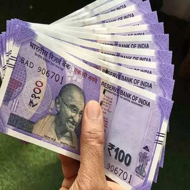এরপরে স্থির করা হয়ে গিয়েছে ২০১৯-২০ থেকে ৫ বছরে পাংচ কিস্তিতে বকেয়া টাকা দেওয়া হবে ৷ এখনও কর্মীদের ২ কিস্তিতে টাকা দেওয়া হয়েছে ৷ প্রতীকী ছবি ৷