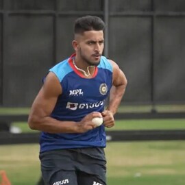 উমরান মালিকের স্বপ্নপূরণ, অভিষেক ম্যাচের স্মৃতি অবশ্য সুখের হল না