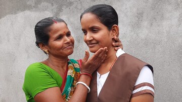 বাবা মাছ বিক্রেতা, মা পরিচারিকা! আর্থিক সংকটের মধ্যেই স্বপ্নপূরণ, সপ্তম রীতা