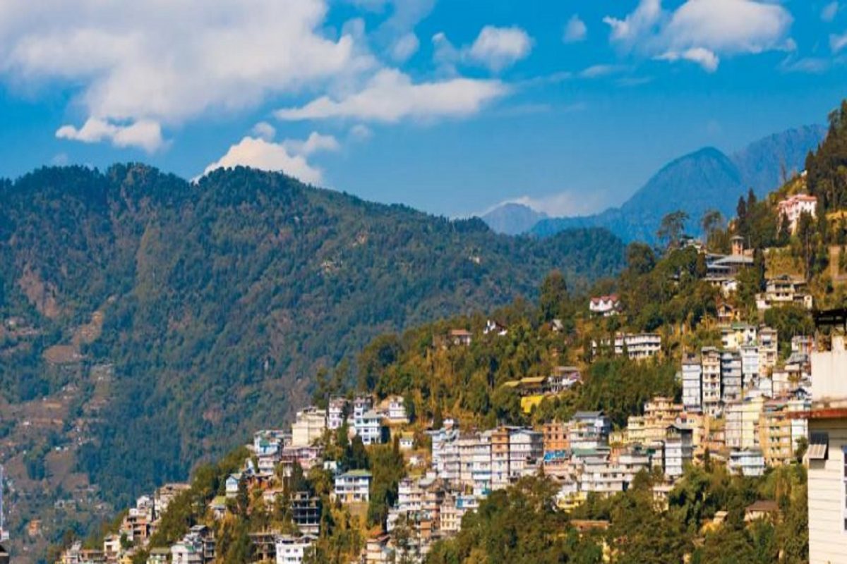 Gangtok Rains: ঘুমের মধ্যেই ল্যান্ডস্লাইডে চাপা পড়ল বাড়ি, মৃত্যু মা ও ছেলের