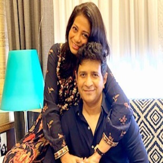 *মঙ্গলবার রাতে মৃত্যু হয় জনপ্রিয় সঙ্গীতশিল্পী কেকের৷ কে কে-এর পুরো নাম কৃষ্ণকুমার কুন্নাথ। দক্ষিণী পরিবারের ছেলে, বড় হন দিল্লিতে৷ তাঁর প্রথম অ্যালবম পল, তাঁকে জনপ্রিয়তার শিখরে পৌঁছে দেন৷ পল..হাম রহে য়া না রহে, বা ইয়ারো দোস্তি গানগুলি বন্ধুত্বের নতুন সংজ্ঞা তৈরি করে৷ ৯ দশকে যা ছিল সুপারহিট৷ এখনও যা সেরার তালিকাতেই রয়েছে৷ 