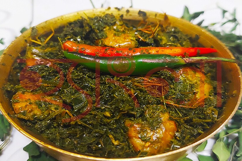 টনসিলের সমস্যা যাঁদের টনসিলের সমস্যা আছে তাঁদের এই পাতা না খাওয়াই ভাল। কারণ এই পাতাগুলি সহজে চিবানো যায় না এবং এটি গলায় জ্বালা সৃষ্টি করতে পারে। যাঁদের টনসিলের সমস্যা আছে তাঁদের রান্নায় তেজপাতা দিলে সেটা পরিবেশনের আগে তুলে নিতে হবে। প্রতীকী ছবি ৷