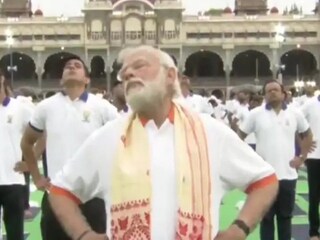 যোগাসনের আলো ছড়াক গ্যাজেটেও, আন্তর্জাতিক যোগাসন দিবসে সঙ্গে থাক এই কয়েক শুভেচ্ছাবার্তা