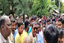 বাসের সঙ্গে বাইকের ধাক্কা, প্রতিবাদে রাজ্যসড়ক অবরোধ
