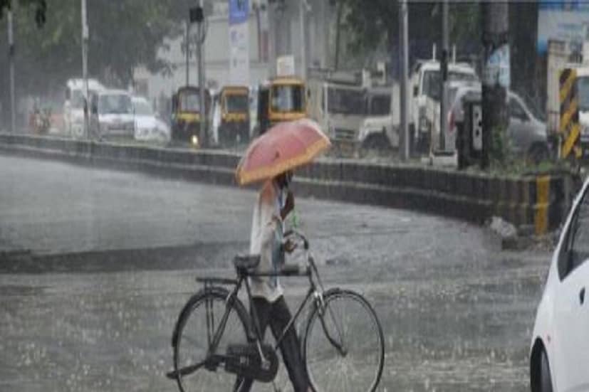 এ বার দক্ষিণে লেট মনসুন। কলকাতায় বর্ষা আসার সূচি ১১ই জুন। আবহাওয়া দফতরের ক্যালেন্ডার অনুযায়ী এ বছরের আগাম বর্ষা এসেছিল আন্দামান সাগর থেকে শুরু করে কেরল এবং উত্তর-পূর্ব ভারতের রাজ্যগুলিতে।