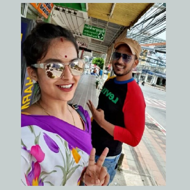 এবার সপরিবারে তাঁরা গিয়েছেন পুরী৷ রয়েছেন তাঁদের বাবা-মা-ও৷ ছেলেকে নিয়ে খুবই আনন্দ করছেন দু’জনে৷ 