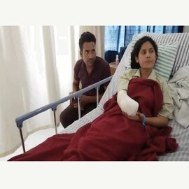 যে চাকরির জন্য হাত স্বামী কেটেছে হাত, সেই চাকরির নিয়োগপত্র হাতে পেলেন রেনু