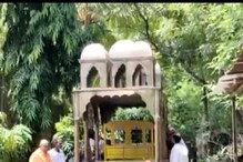 দু'বছর পর ফের রাস্তায় নামবে ঐতিহ্যপূর্ণ পিতলের রথ, একবার দেখতে যাবেন নাকি? দু'বছর পর ফের রাস্তায় নামবে ঐতিহ্যপূর্ণ পিতলের রথ, একবার দেখতে যাবেন নাকি?
