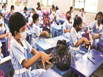 বিশপ হাউস অনুমোদিত স্কুলগুলি সোমবার থেকেই খুলছে
