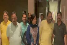 "শিন্ডে আমাদের নেতা", ৩৭ বিধায়কের চিঠি ডেপুটি স্পিকারকে! বড় পরীক্ষা উদ্ধবদের? "শিন্ডে আমাদের নেতা", ৩৭ বিধায়কের চিঠি ডেপুটি স্পিকারকে! বড় পরীক্ষা উদ্ধবদের?