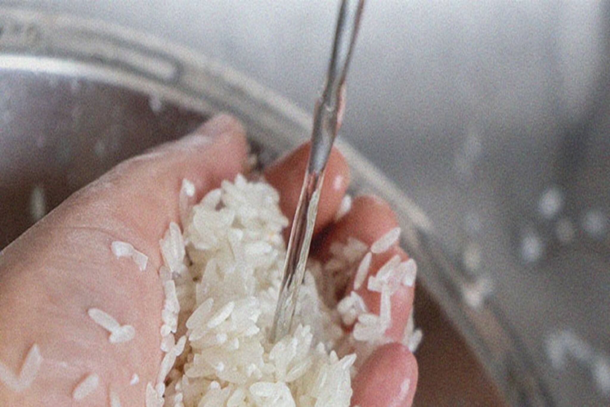 কোরিয়ানদের মতো ঝকঝকে ত্বক চান? ভাতের ফ্যান ফেলে দেবেন না আর!