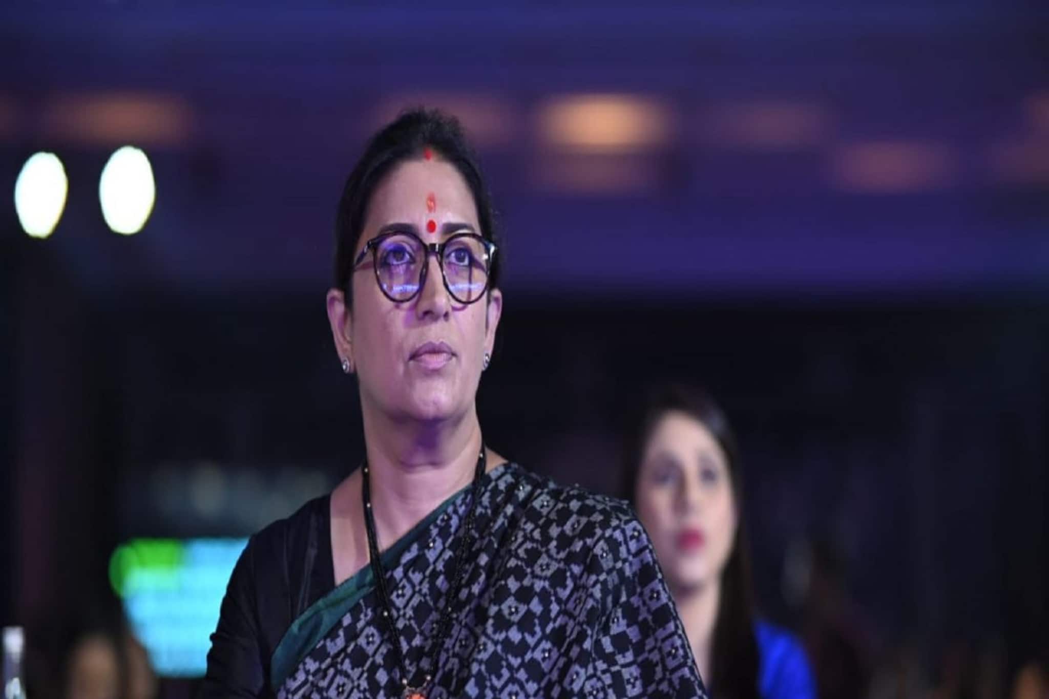 মহিলাদের সামনের সারিতে আনতে পারেন একটা মানুষই, কার কথা বললেন স্মৃতি ইরানি?