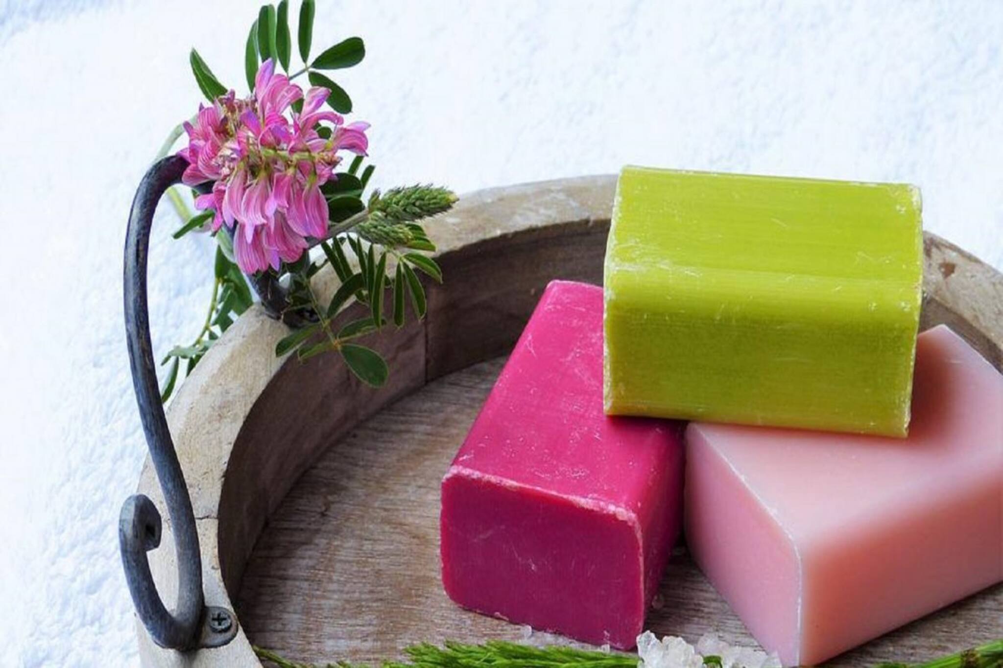 যেমন খুশি সাবান কেনেন?এটাই ত্বকের সমস্যার কারণ,কোন সাবান আপনার জন্য উপযুক্ত?