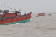 ৩০ ঘণ্টা ধরে বাঁচার লড়াই, উল্টে যাওয়া ট্রলারে আটকে থাকা চালক উদ্ধার
