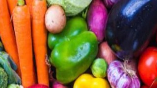 গ্রীষ্মকালে এই সবজিগুলো তো পাতে থাকবেই, স্বাস্থ্য উপকারিতা পেতে রান্না করুন এভাবে গ্রীষ্মকালে এই সবজিগুলো তো পাতে থাকবেই, স্বাস্থ্য উপকারিতা পেতে রান্না করুন এভাবে